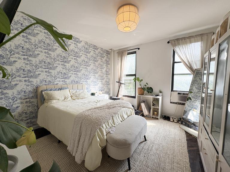 Primary Photo - 4 bedroom in New York NY 10026