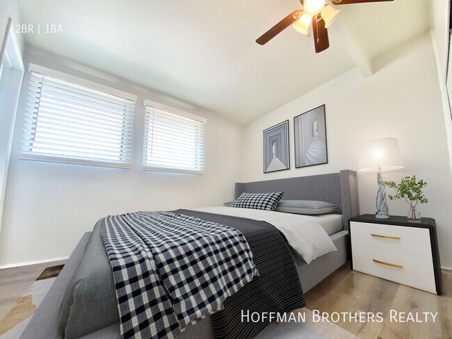 Foto del edificio - 5704 La Mirada Ave Los Angeles, CA 90038