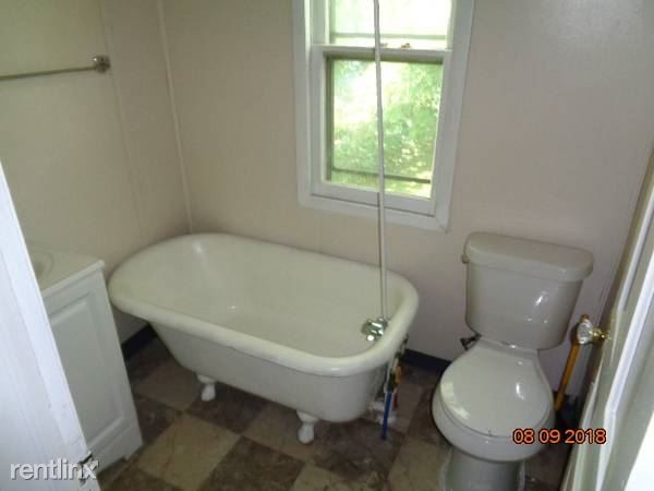 Building Photo - 129 Winterroth St