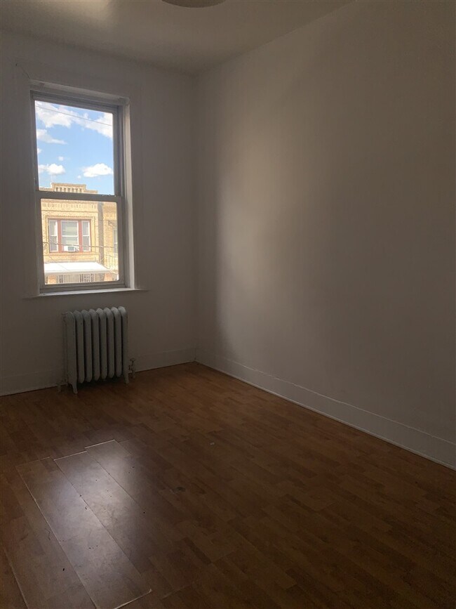 Building Photo - 37 64th St