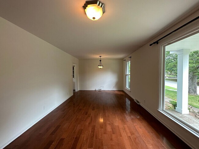 Foto del edificio - Beautiful Pet Friendly 3 bedroom home for ...