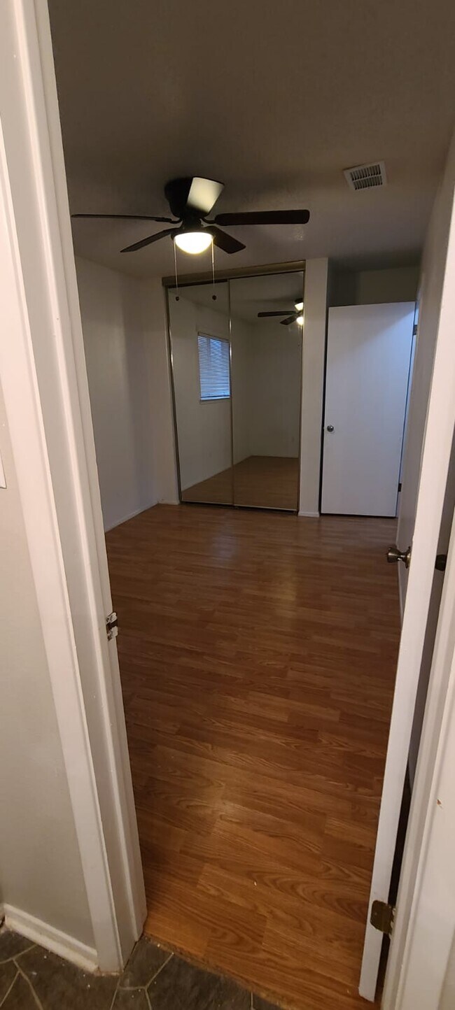 Building Photo - 1201 Westway Cir