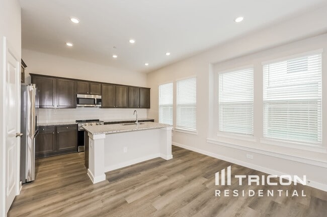 Building Photo - 1101 Fallgate Dr