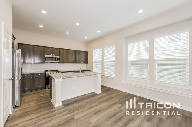 Building Photo - 1113 Fallgate Dr