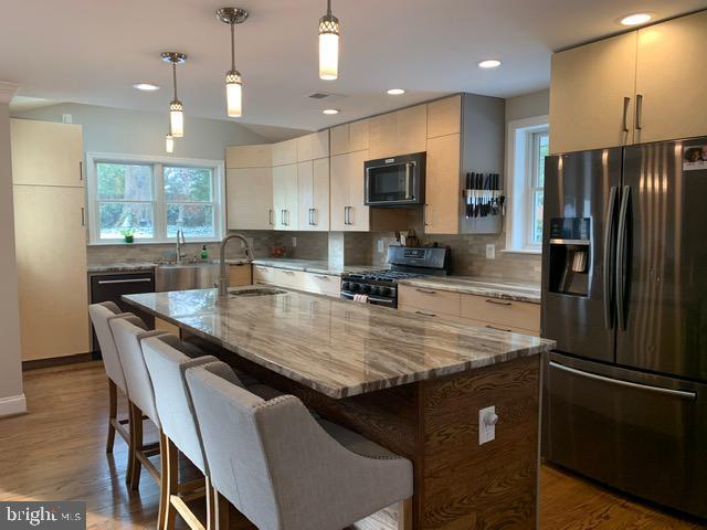 Foto del edificio - 7413 Farnum St