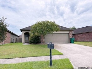 Building Photo - 1695 El Tigre Dr