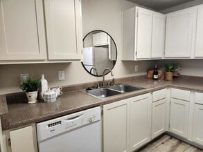 Building Photo - Town Center Heights Apartments