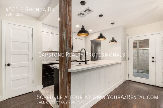 Building Photo - Charming 2-Bedroom, 1.5 Bathroom Townhome ...