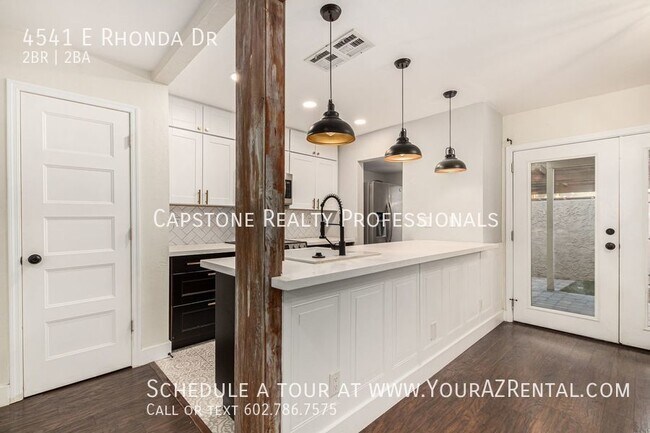 Foto del edificio - Charming 2-Bedroom, 1.5 Bathroom Townhome ...