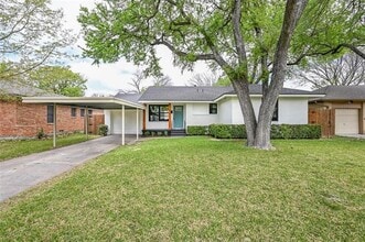 Building Photo - 2729 Lockhart Ave