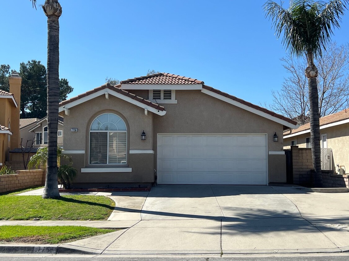 Primary Photo - Rancho Cucamonga Single-story house with 3...