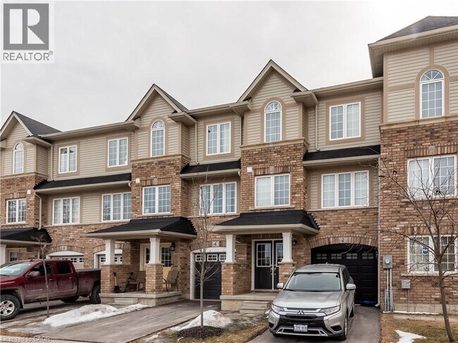 Building Photo - 4 Mayland Trl