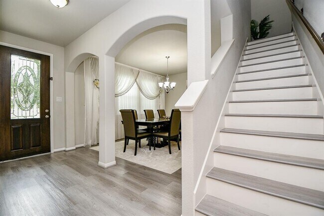 Foto del edificio - 2707 Dry Creek Dr