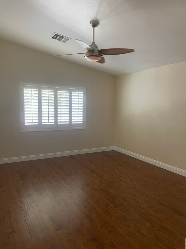 Building Photo - 1 story, 3br, 2 bth, 2cg, 1 RV