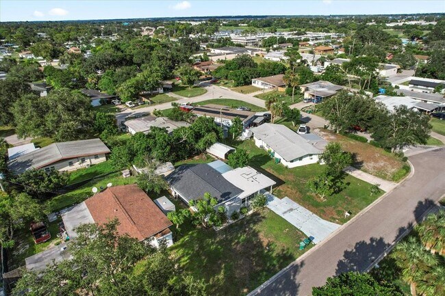 Foto del edificio - 1104 W Hillcrest Dr
