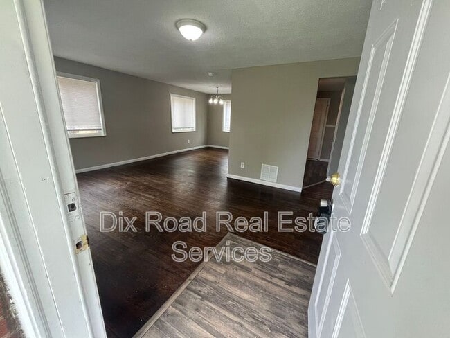 Building Photo - 4988 Mt Alverno Rd