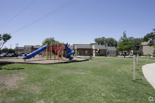 Building Photo - Westlake Village