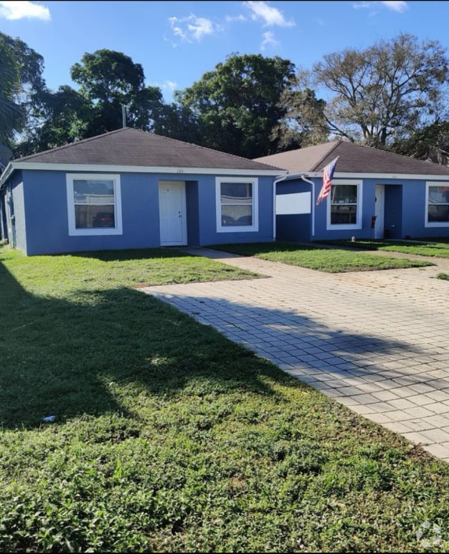 Building Photo - 1311 Emerald Terrace
