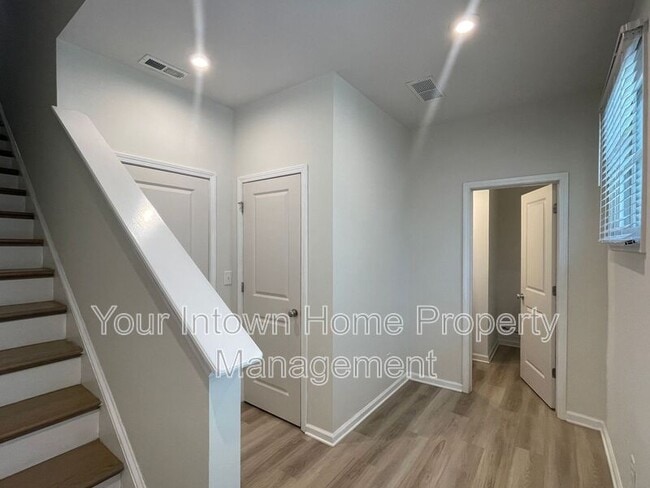 Foto del edificio - 717 Perch Pl