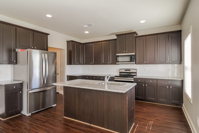 Foto del edificio - 331 Wood Point Way