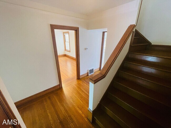 Building Photo - 3 br, 1.5 bath House - 2145 Filbert Street