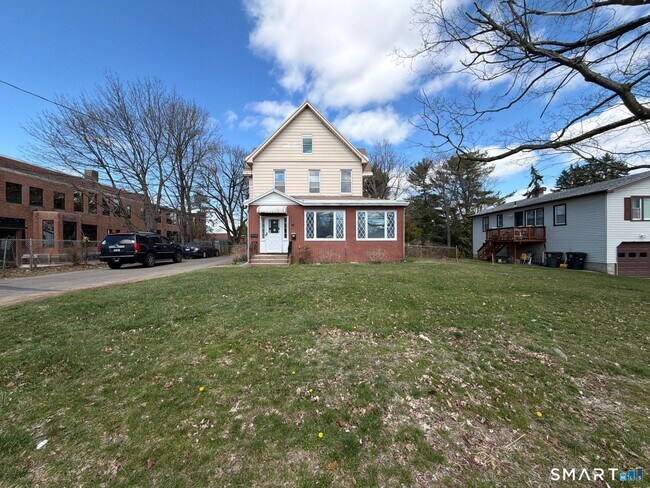 Foto del edificio - 316 W Main St