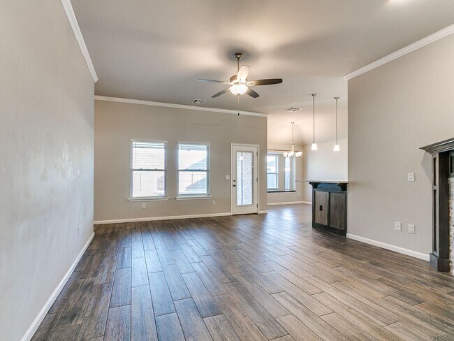 Foto del edificio - Cute Home + Lone Oak + Deer Creek Schools + All Applicances