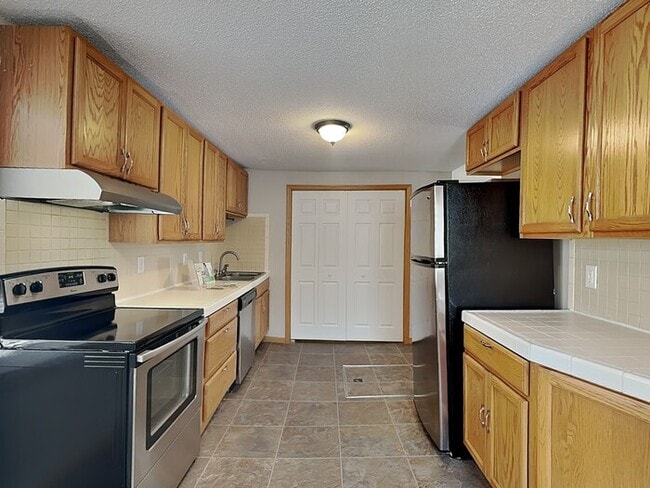 Building Photo - 123 4th Ave E