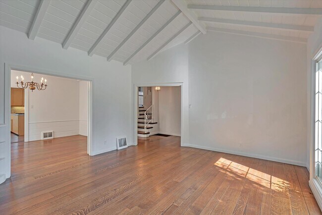 Building Photo - 260 Barclay Ave