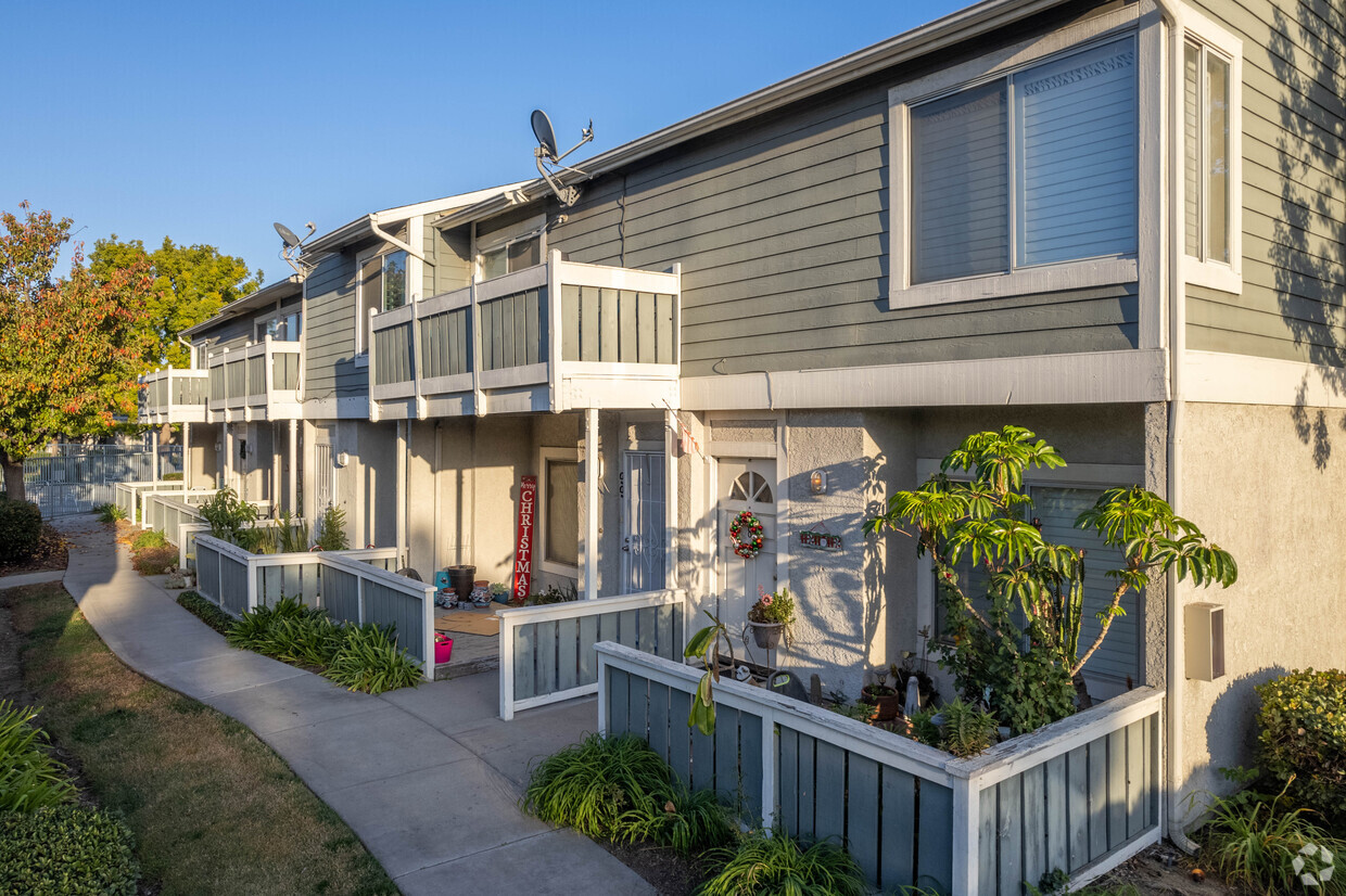 Primary Photo - Brittany Park Townhomes