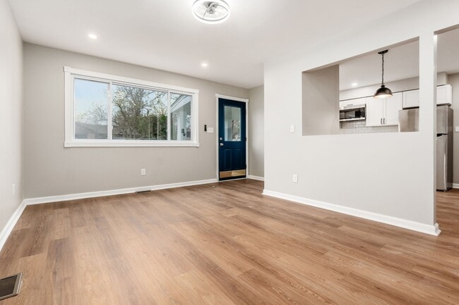 Foto del edificio - 2652 Landsburn Dr