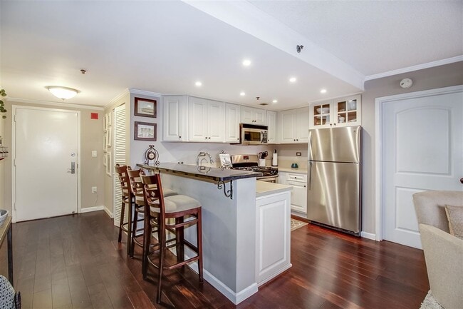 Foto del edificio - 700 1st St