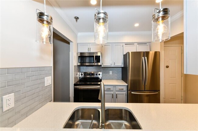 Foto del edificio - 300 Johnson Ferry Rd