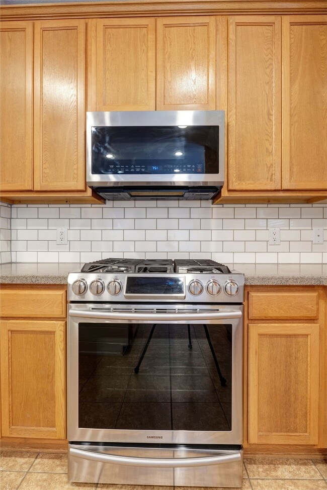 Building Photo - 6302 Denison Oaks Dr