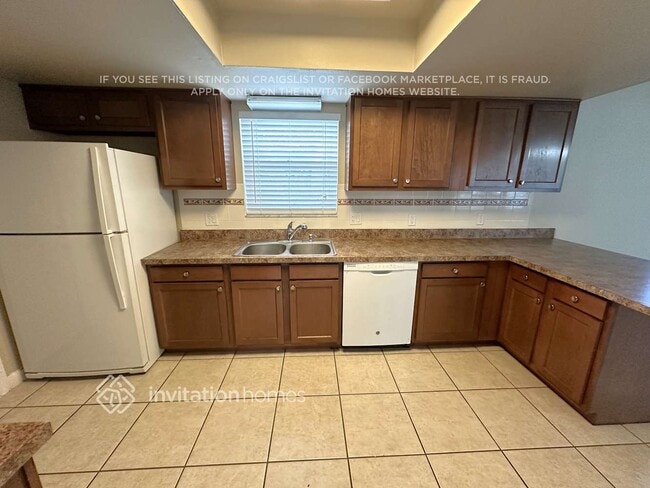 Building Photo - 1270 Navarre Dr