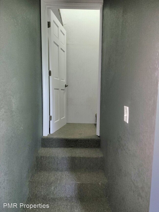 Building Photo - 2 br, 1 bath House - 3405 Monterey Street