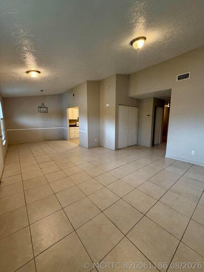 Foto del edificio - 5205 SE Primrose Way