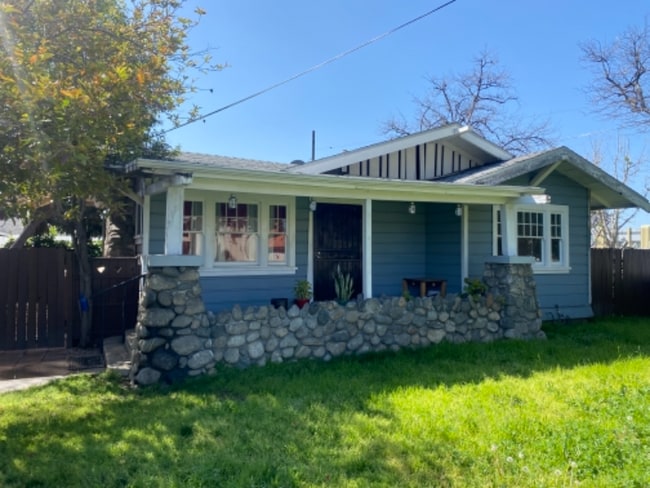 Building Photo - 10858 Freer St