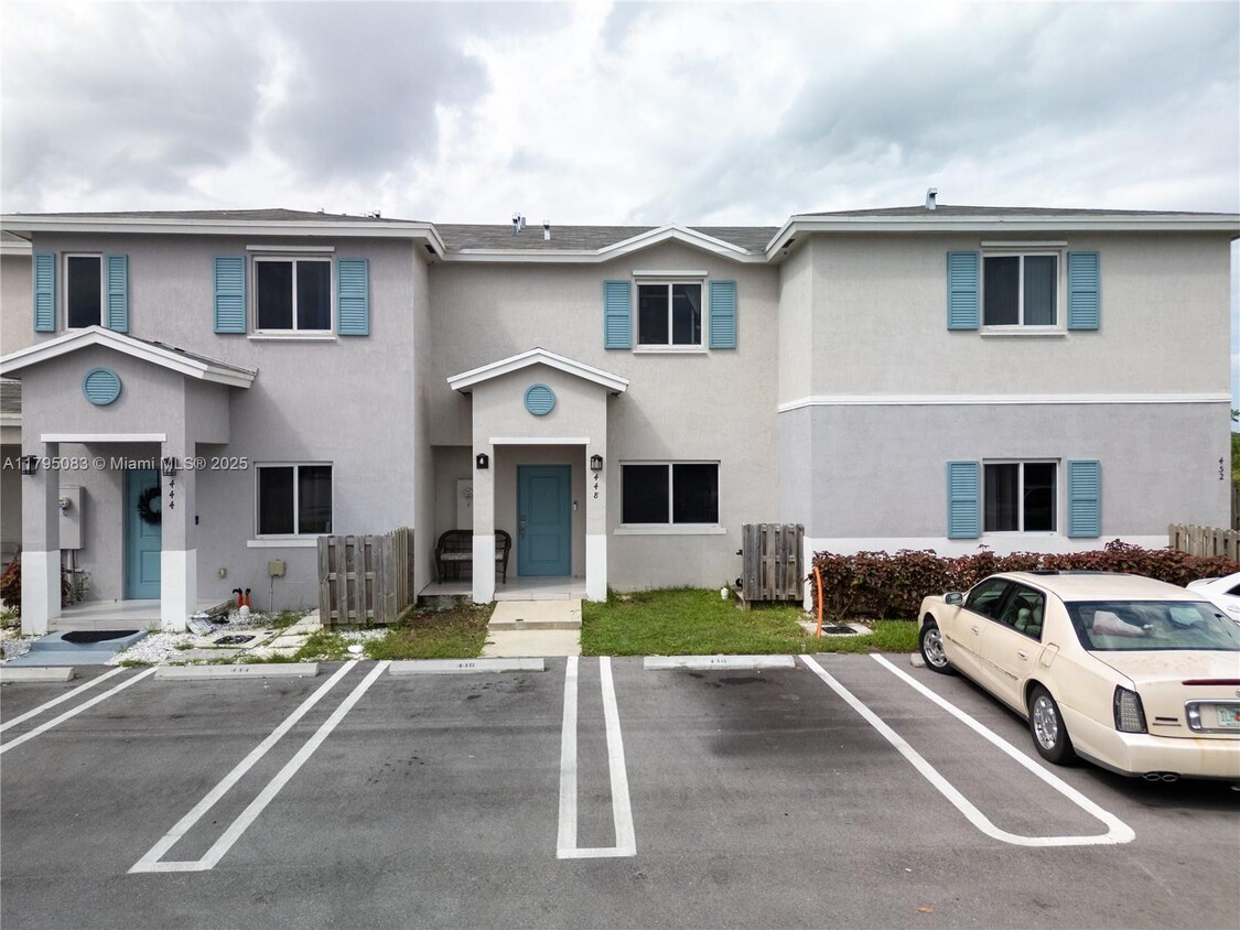 Foto principal - 448 NW 12th Pl