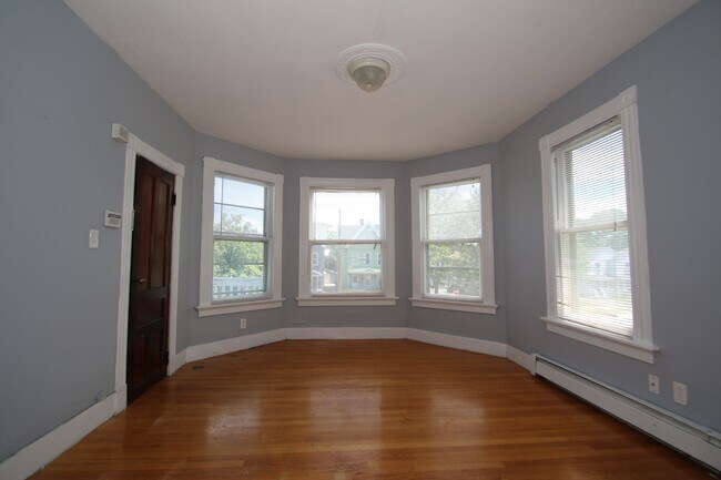 Foto del edificio - 198 Blatchley Ave