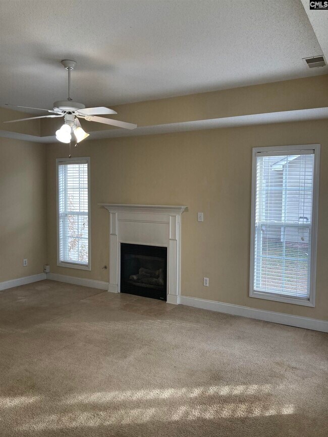 Building Photo - 739 Burnside Dr