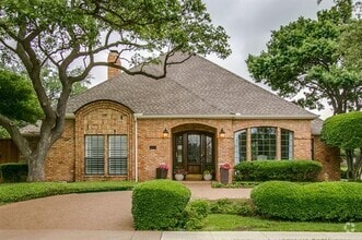 Building Photo - 1325 Shamrock Ln