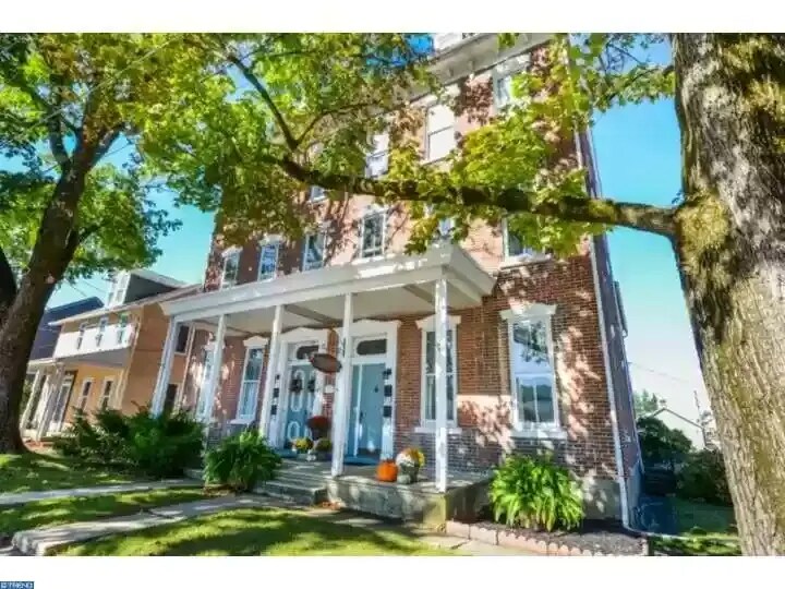 Foto principal - 203 Main St