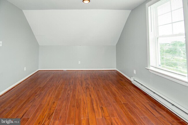 Building Photo - 724 S Camp Meade Rd