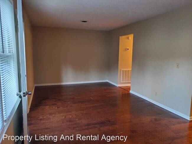 Building Photo - 2115 Hickory Springs Rd
