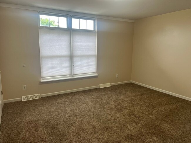 Building Photo - 1537 Stonefield Dr