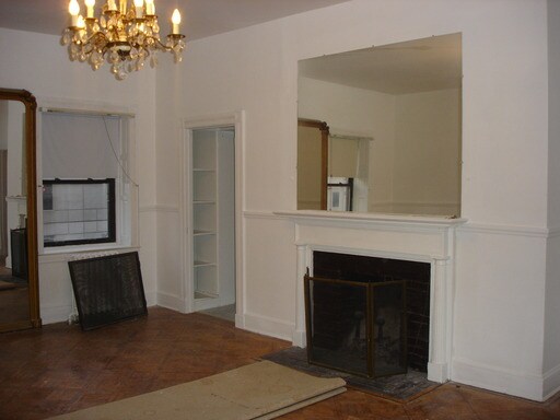 Building Photo - 18 W Franklin St