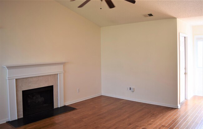 Foto del edificio - 10120 Sparkling Brook Ct