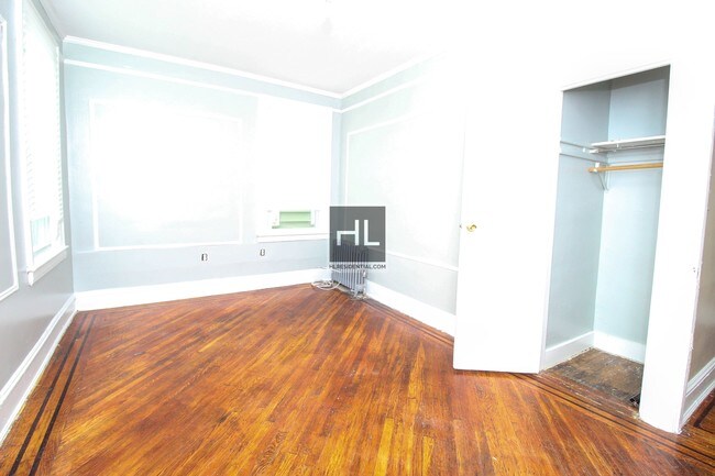Building Photo - 2 BEDROOM ON KENILWORTH PL. IN DITMAS PARK