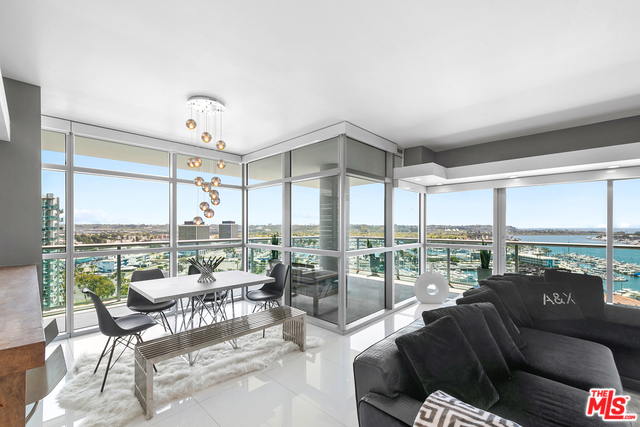 Foto del edificio - 13700 Marina Pointe Dr